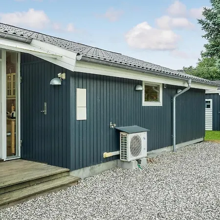 Pet Friendly In Horsens With Wifi Holiday home Sonderby (Midtjylland)